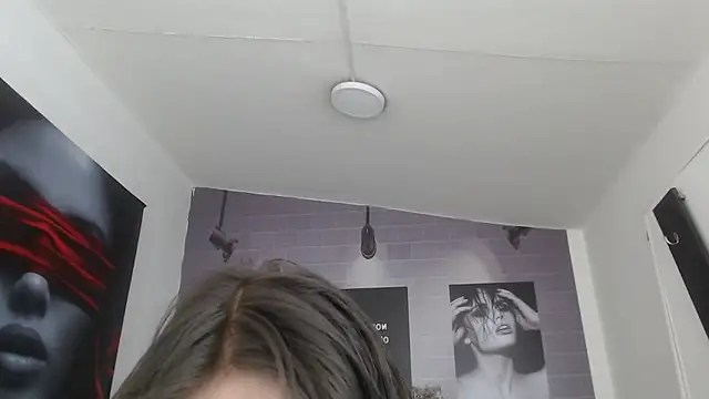 aleesha cameron02 online show from November 6, 2025, 11:44 am