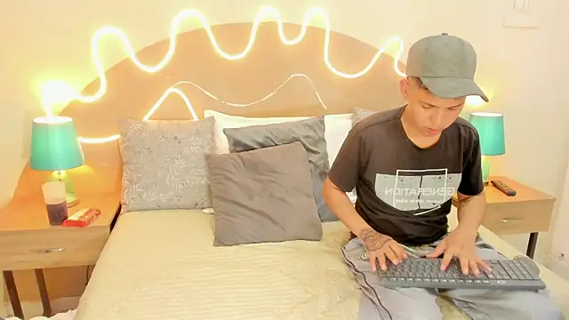 Enrrixxx  online show from November 9, 2025, 12:31 am