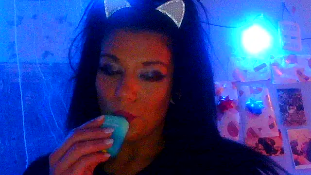 ovmilf online show from December 17, 2025, 2:45 pm