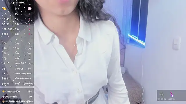 anna moon11 online show from October 4, 2025, 4:32 am