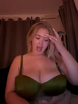 KaylaTrudi online show from September 21, 2025, 7:59 pm