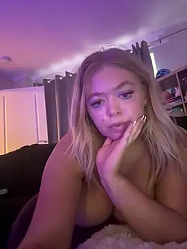 KaylaTrudi online show from October 19, 2025, 3:34 pm