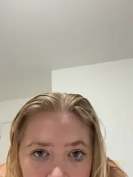 KaylaTrudi online show from November 6, 2025, 9:26 pm