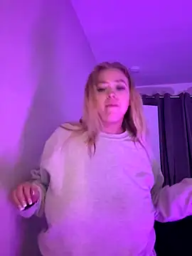 KaylaTrudi online show from November 19, 2025, 8:42 pm