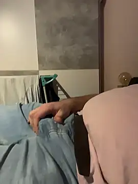 Lars2306 online show from December 1, 2025, 2:33 pm