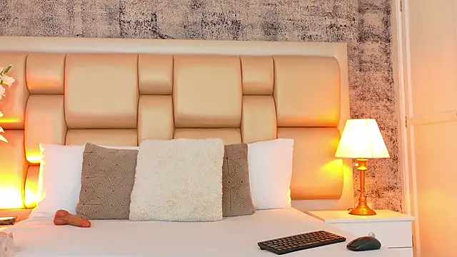 Edna Copper online show from February 5, 2026, 4:06 am