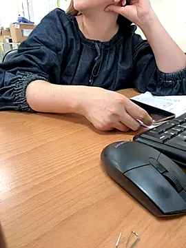 PhuongNhi21 online show from October 30, 2025, 1:40 am