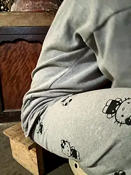 PhuongNhi21 online show from November 23, 2025, 2:11 am