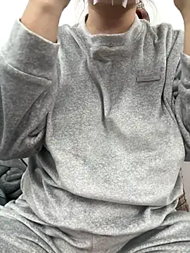 PhuongNhi21 online show from November 28, 2025, 2:42 pm