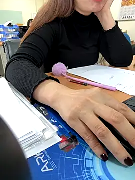 PhuongNhi21 online show from December 1, 2025, 12:48 am