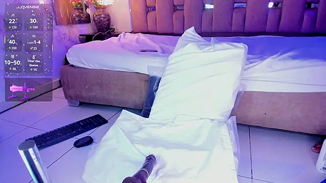 NinaCapelli online show from September 14, 2025, 5:06 am