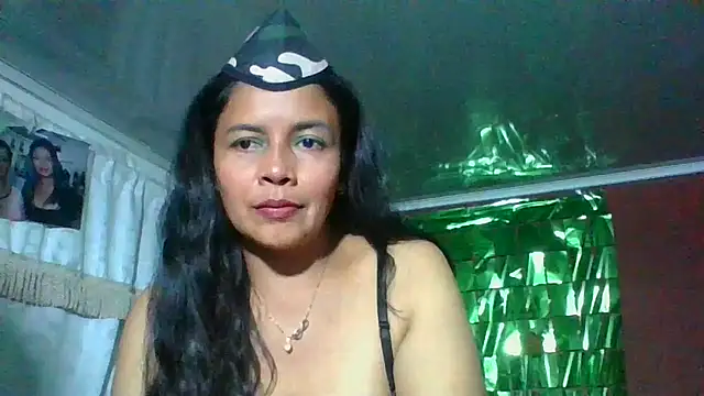 DianaOchoa  online show from October 20, 2025, 3:07 am