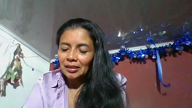 DianaOchoa  online show from December 3, 2025, 4:09 am