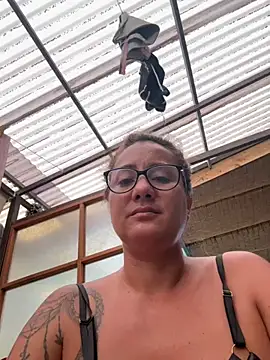 Vahine tahiti987 online show from October 2, 2025, 7:43 pm