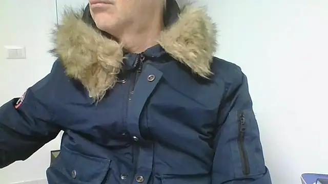 Snapshot of Sensor2000 chatting on January 7, 2026, 7:33 am Sensor2000 online show from January 7, 2026, 7:33 am