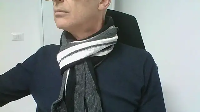 Snapshot of Sensor2000 chatting on January 16, 2026, 2:10 pm Sensor2000 online show from January 16, 2026, 2:10 pm