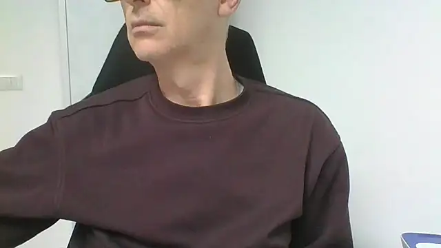 Snapshot of Sensor2000 chatting on February 10, 2026, 3:16 pm Sensor2000 online show from February 10, 2026, 3:16 pm