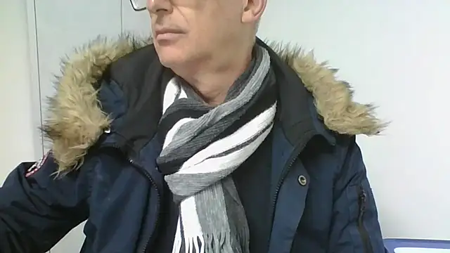 Snapshot of Sensor2000 chatting on February 20, 2026, 10:05 am Sensor2000 online show from February 20, 2026, 10:05 am