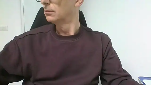 Snapshot of Sensor2000 chatting on March 2, 2026, 8:43 am Sensor2000 online show from March 2, 2026, 8:43 am