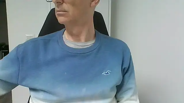 Snapshot of Sensor2000 chatting on March 9, 2026, 9:13 am Sensor2000 online show from March 9, 2026, 9:13 am