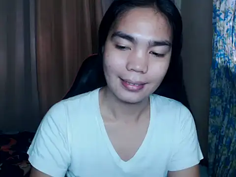 Snapshot of Simple_Martina chatting on October 3, 2025, 10:51 pm Simple Martina online show from October 3, 2025, 10:51 pm