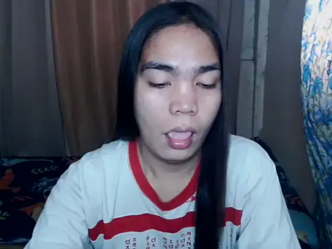 Snapshot of Simple_Martina chatting on November 26, 2025, 1:28 am Simple Martina online show from November 26, 2025, 1:28 am