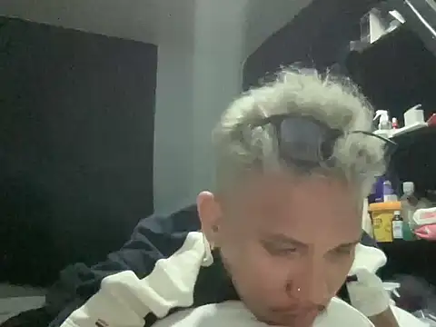 Snapshot of _dantegulapa chatting on November 15, 2025, 9:17 am dantegulapa online show from November 15, 2025, 9:17 am