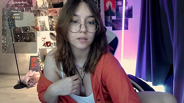 ameliameadd online show from September 22, 2025, 7:43 am