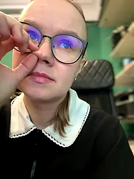  CherryBloom  online show from October 14, 2025, 7:20 am