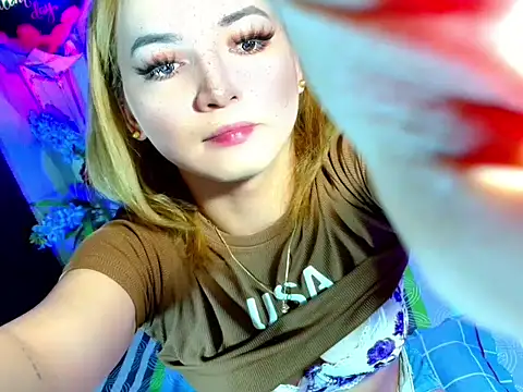 baby kiraxx online show from April 19, 2026, 4:06 pm