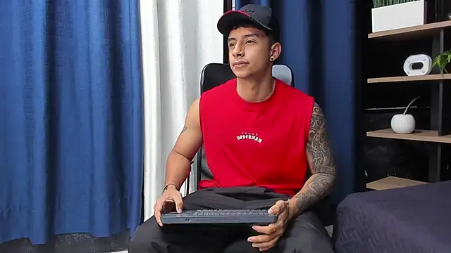 jaze bradley online show from December 5, 2025, 11:19 am