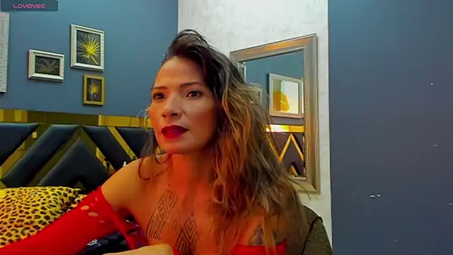 Kaya Tate online show from November 17, 2025, 1:17 pm