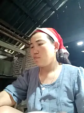 jienrrr online show from September 9, 2025, 4:12 am