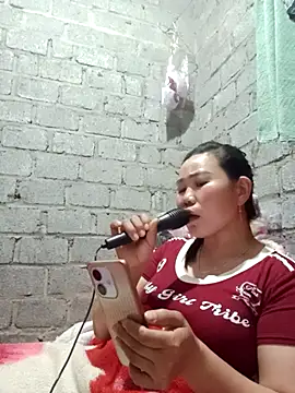 jienrrr online show from October 11, 2025, 1:31 pm