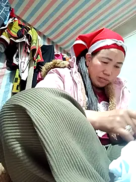 jienrrr online show from December 5, 2025, 2:53 am