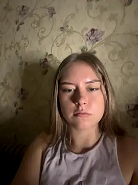 Tomyris yuki online show from November 17, 2025, 3:40 pm