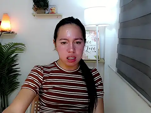 kimbratx online show from October 12, 2025, 10:42 pm