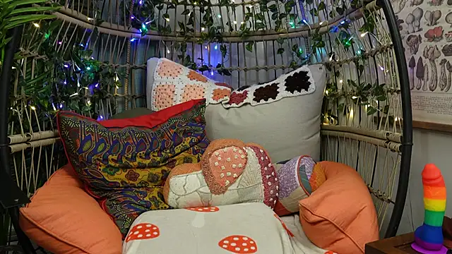 bendingofwillow online show from November 24, 2025, 12:27 pm