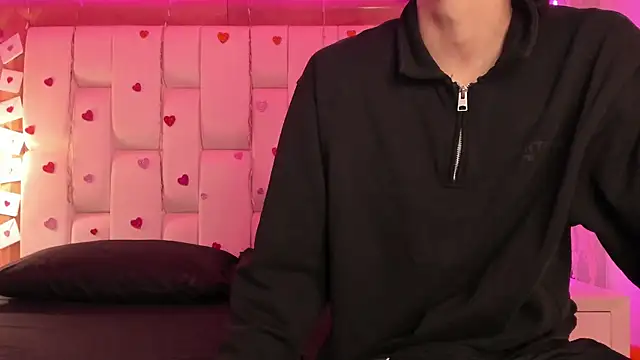 Daphne And Roger online show from February 21, 2026, 11:00 am