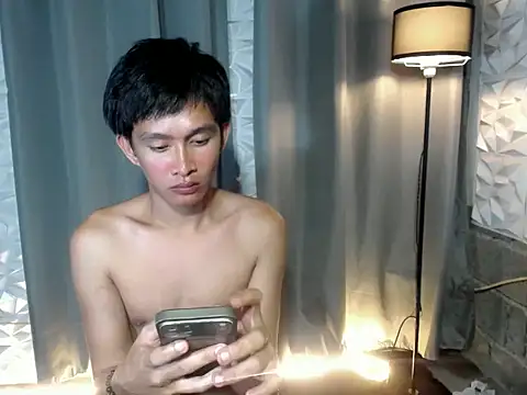 Snapshot of prince_elaijah chatting on July 2, 2026, 3:29 pm prince elaijah online show from July 2, 2026, 3:29 pm