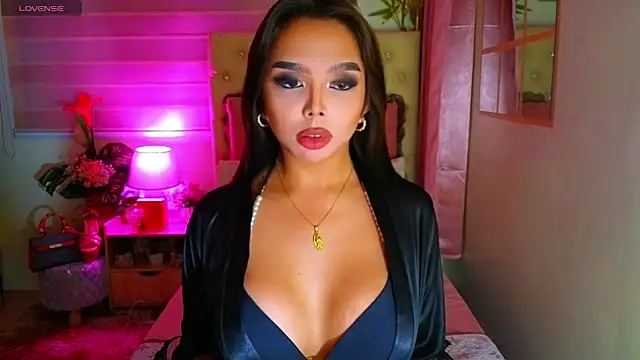 Snapshot of MoniqueCeleste chatting on June 19, 2026, 4:33 pm MoniqueCeleste online show from June 19, 2026, 4:33 pm