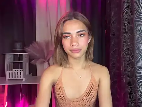 Lovelynikki03 online show from October 20, 2025, 6:52 pm