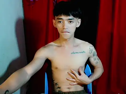 Snapshot of urhunky_boy chatting on April 23, 2026, 7:27 pm urhunky boy online show from April 23, 2026, 7:27 pm