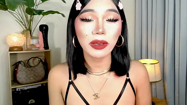 Snapshot of miyaa_Moore chatting on November 29, 2025, 8:01 pm miyaa Moore online show from November 29, 2025, 8:01 pm