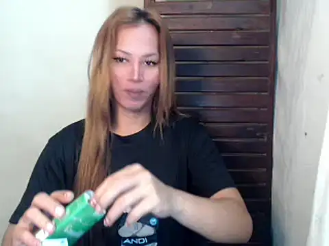 Snapshot of isabellabigcock06 chatting on September 29, 2025, 1:27 pm isabellabigcock06 online show from September 29, 2025, 1:27 pm