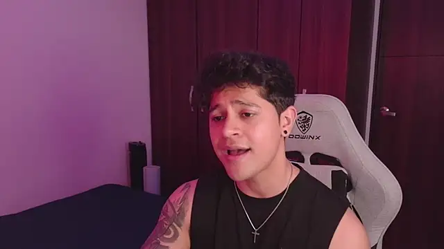 domsantiago  online show from October 1, 2025, 12:05 am