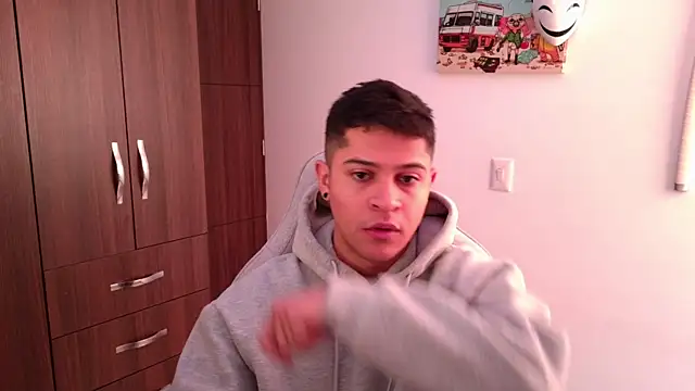 domsantiago  online show from October 18, 2025, 4:52 pm