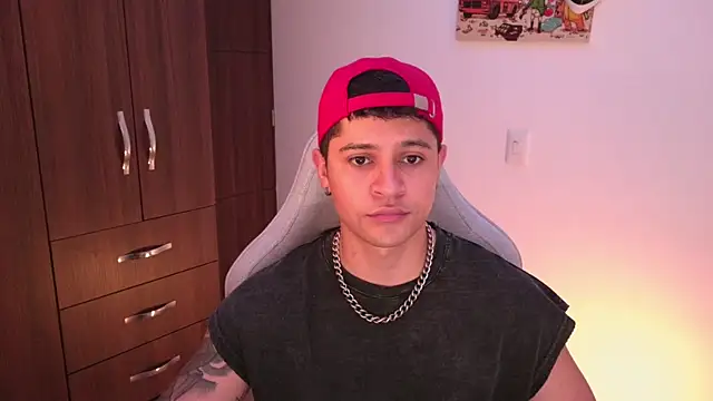 domsantiago  online show from November 7, 2025, 2:00 am