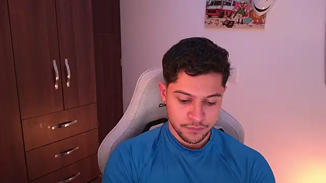 domsantiago  online show from November 30, 2025, 1:31 am