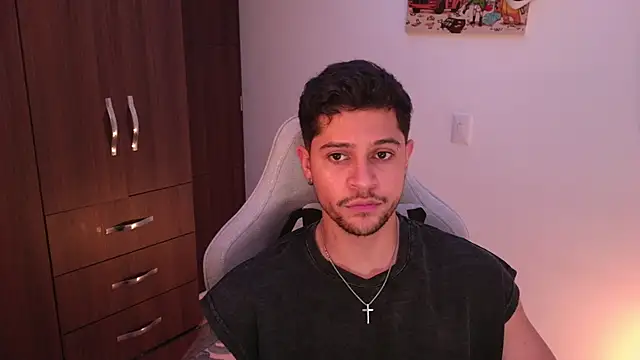 domsantiago  online show from December 5, 2025, 2:09 am